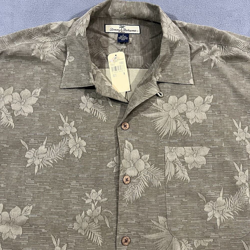 Tommy Bahama‎ Shirt Mens Medium Green Floral Hawaiian Camp Loop Collar Button Up